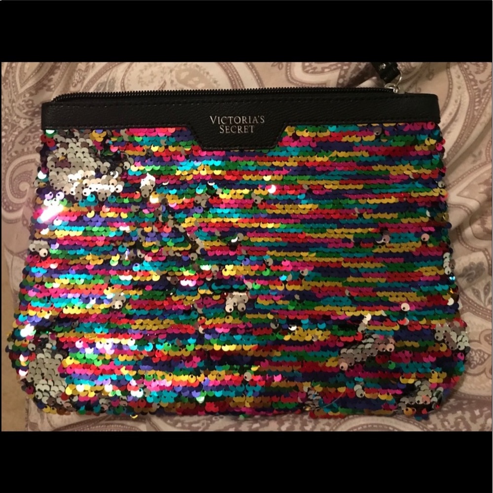 NWOT Gorgeous Victoria’s Secret Sequin Makeup Bag